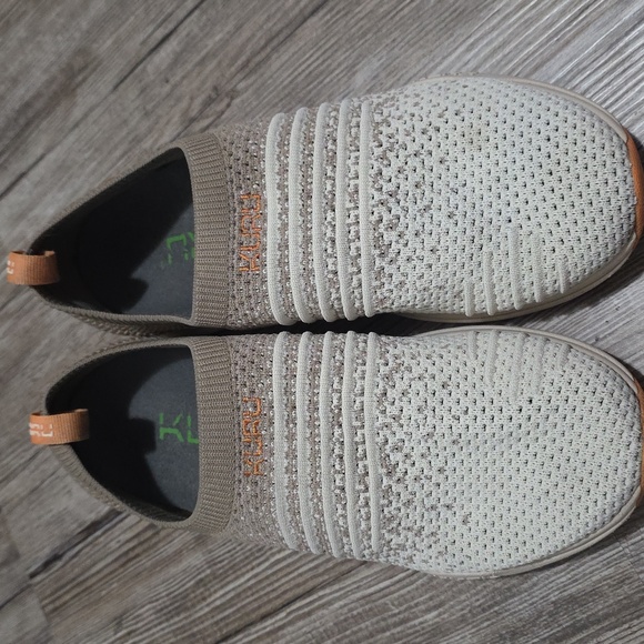 Kuru Stride Sneakers - Picture 2 of 8